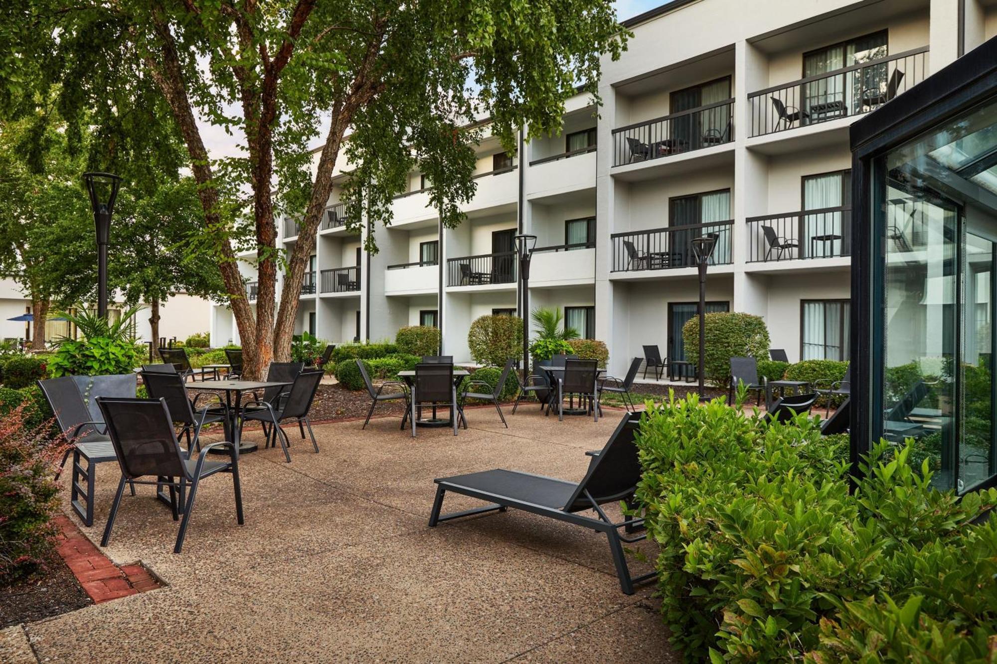 Courtyard Kansas City Overland Park/Metcalf, South Of College Boulevard Экстерьер фото